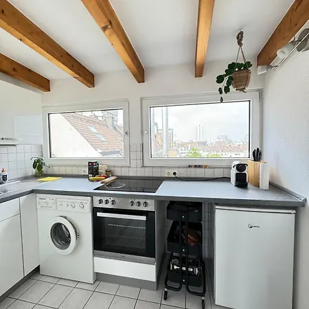 Апартаменты Cozy Loft With A View, Central, Close To Tradefair Дюссельдорф