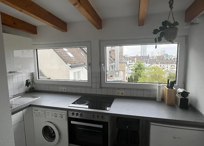 Cozy Loft With A View, Central, Close To Tradefair