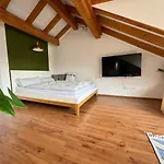 Apartamento Cozy Loft With A View, Central, Close To Tradefair *